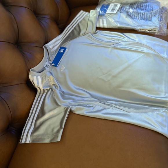 Adidas tee shirt - Picture 3 of 4